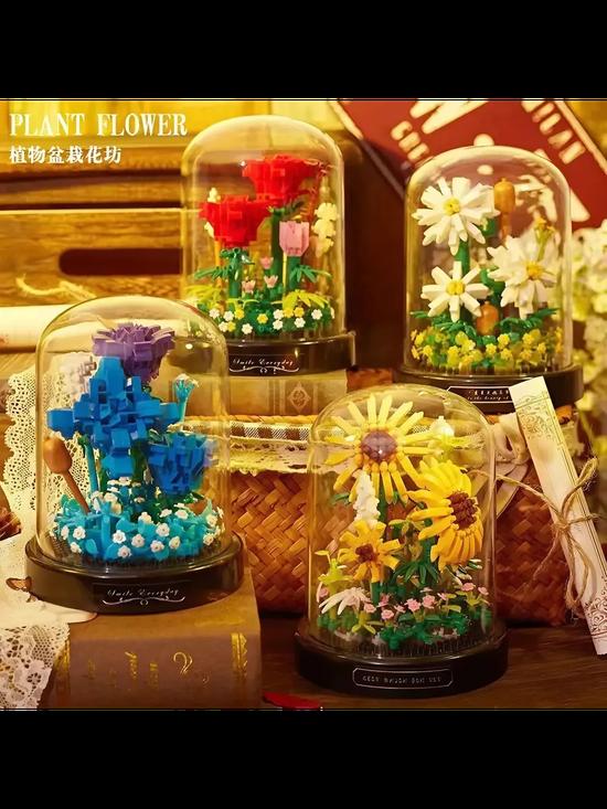 Конструктор 3D из миниблоков «Цветы в колбе»