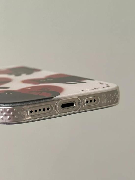 Чехол на iPhone