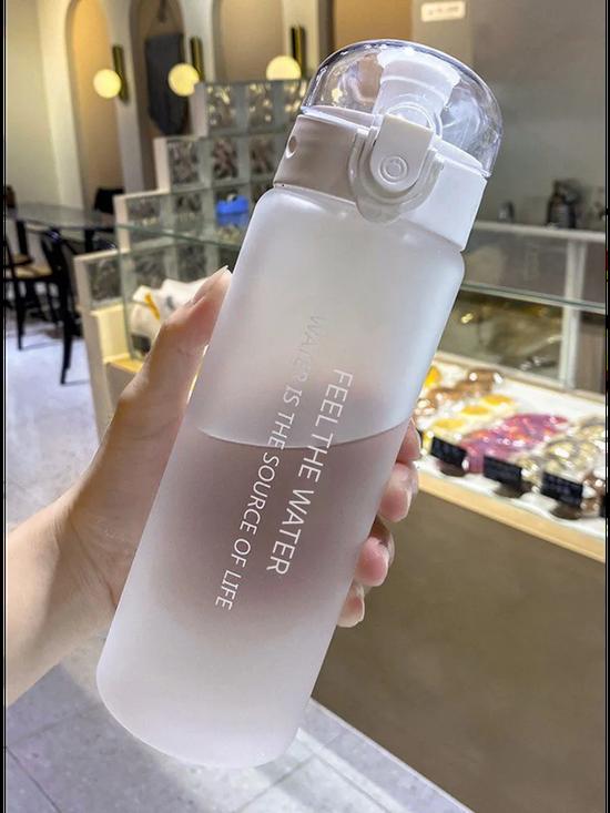Спортивная бутылка для воды